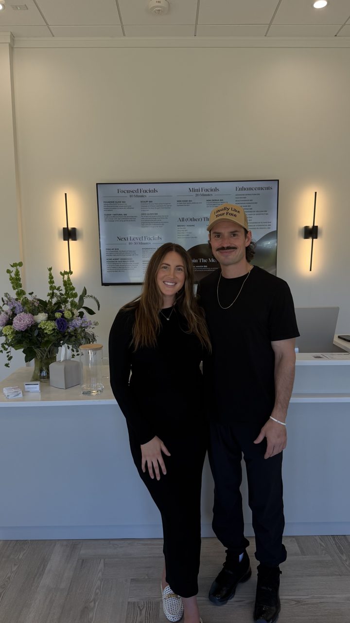Face Foundrié team on opening day