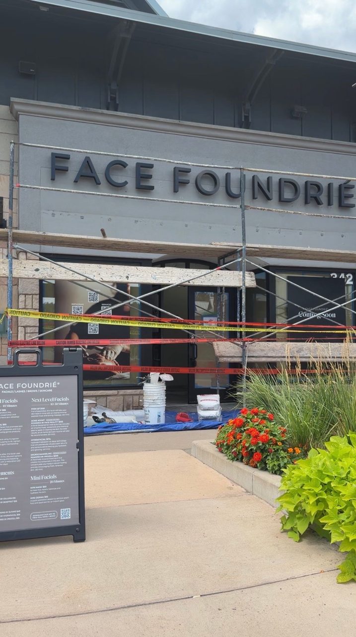 Face Foundrié storefront under construction